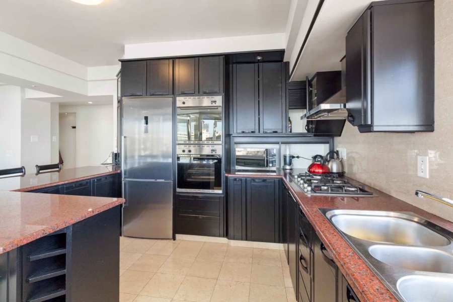 2 Bedroom Property for Sale in Sea Point Western Cape